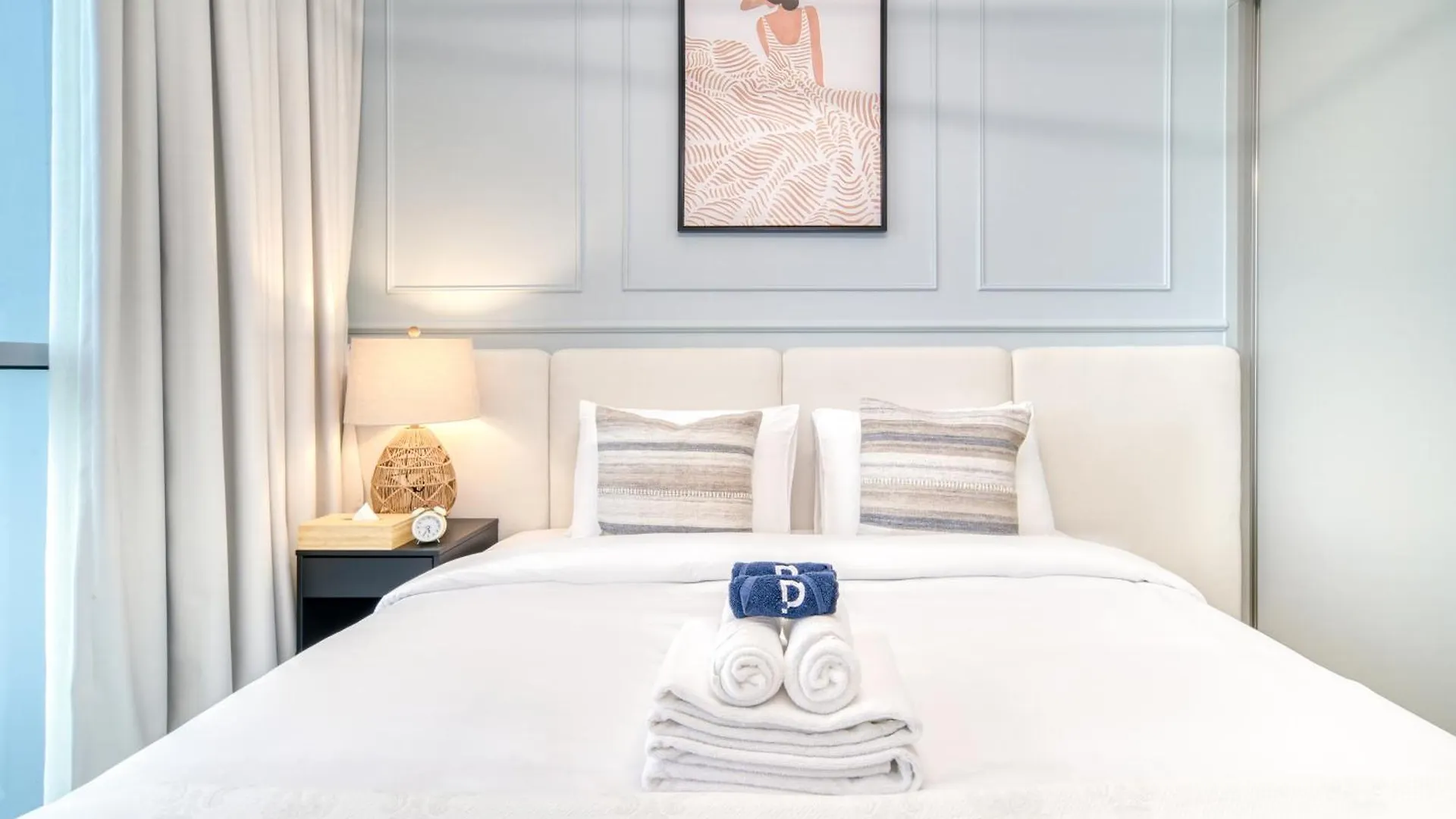 Chic 2Br With Iconic Dubai Eye And Palm Views Apartamento Emirados Árabes Unidos