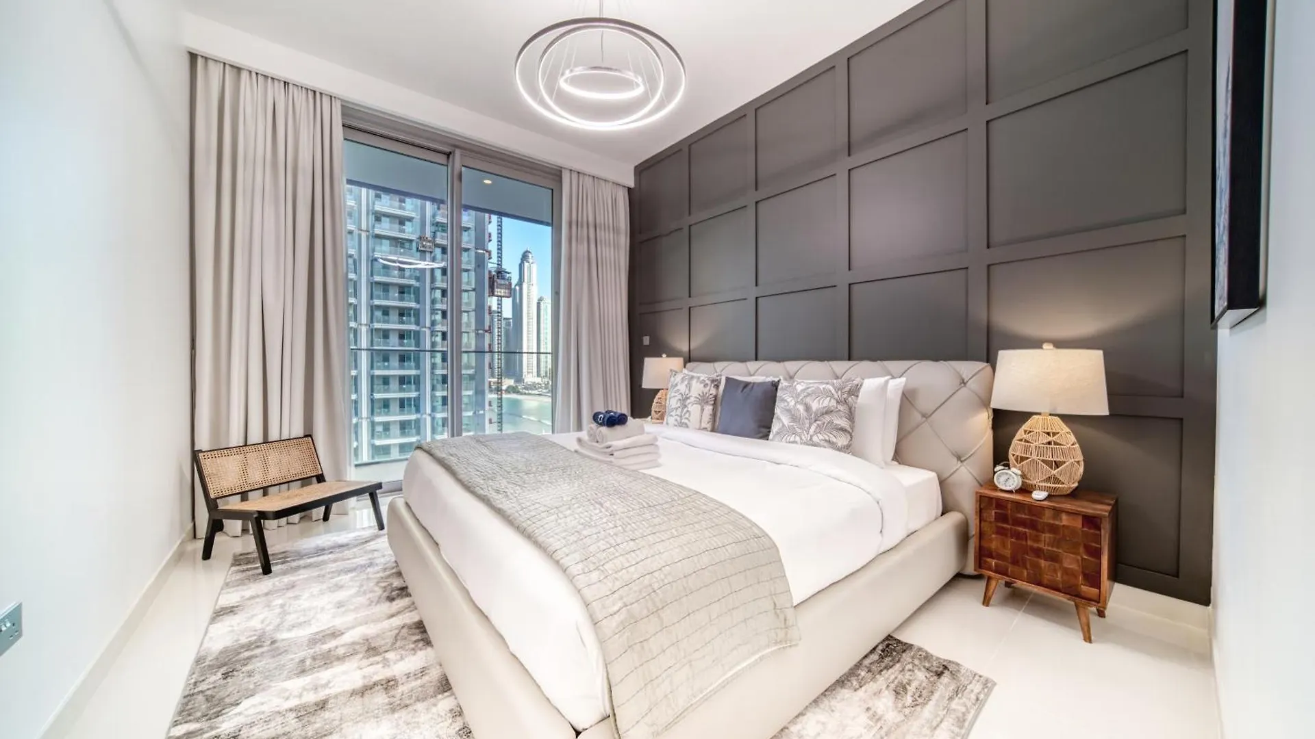 Chic 2Br With Iconic Dubai Eye And Palm Views Apartamento 0*,  Emirados Árabes Unidos