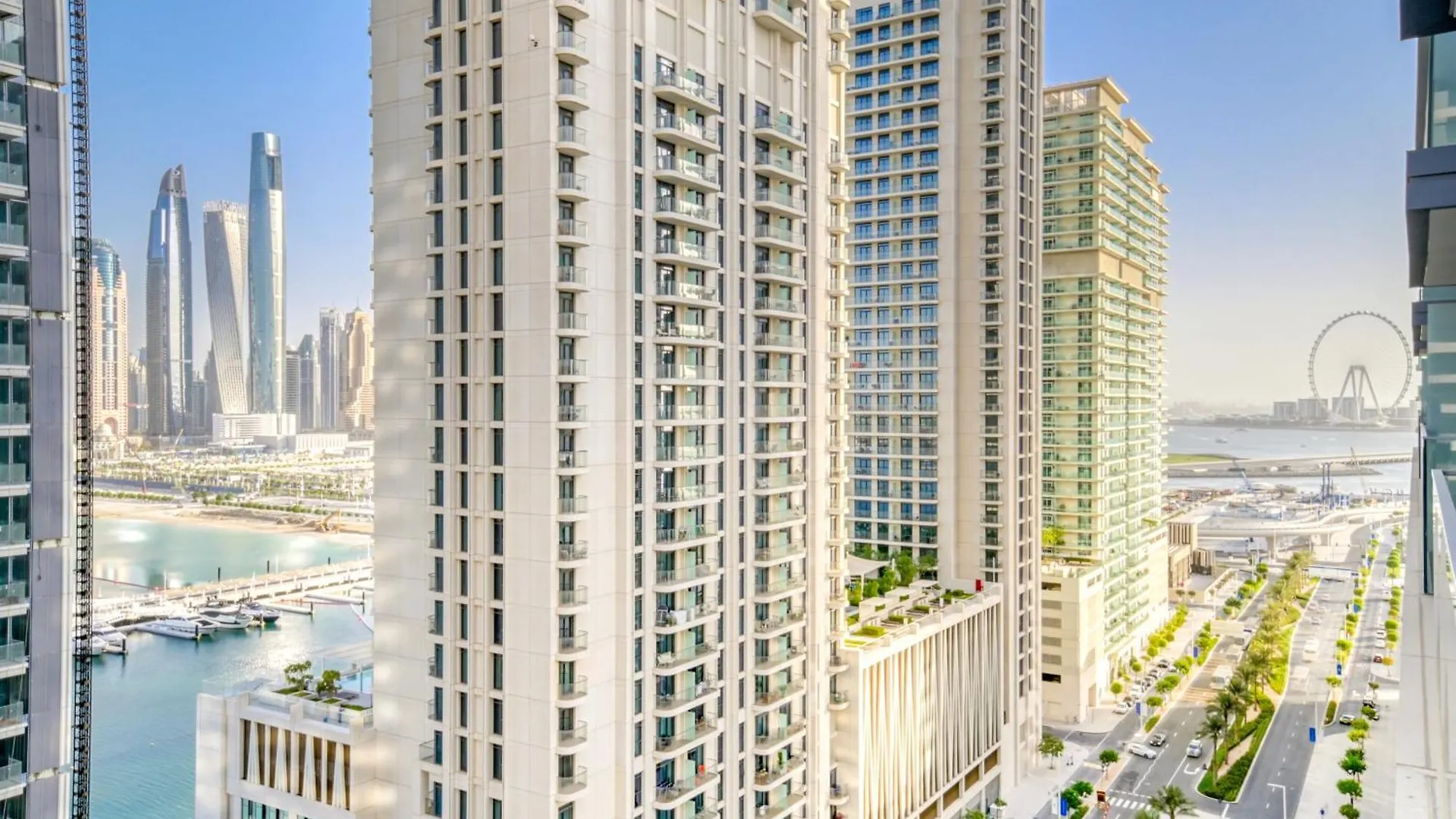 Chic 2Br With Iconic Dubai Eye And Palm Views Apartamento Emirados Árabes Unidos