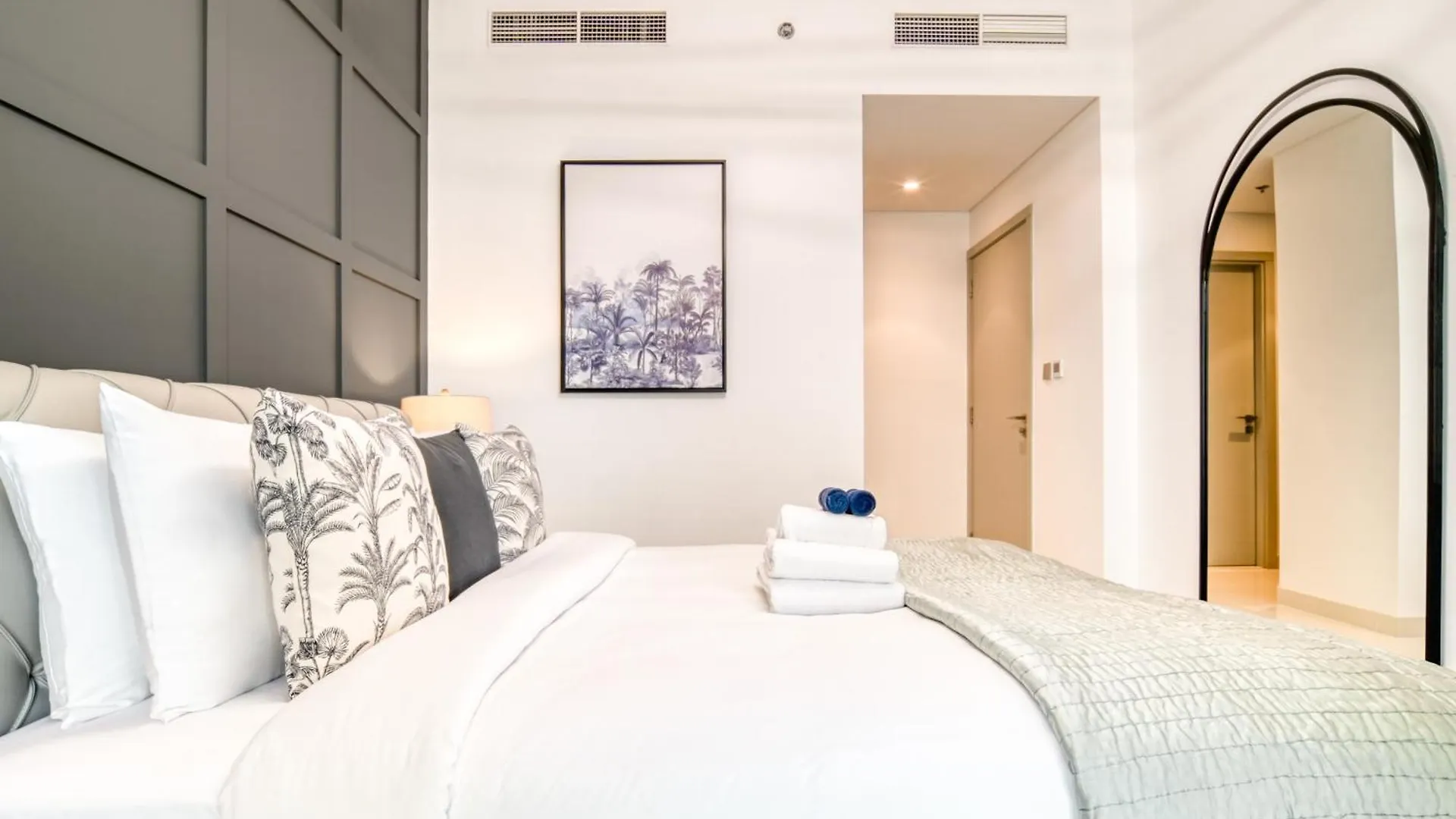 Chic 2Br With Iconic Dubai Eye And Palm Views Apartamento