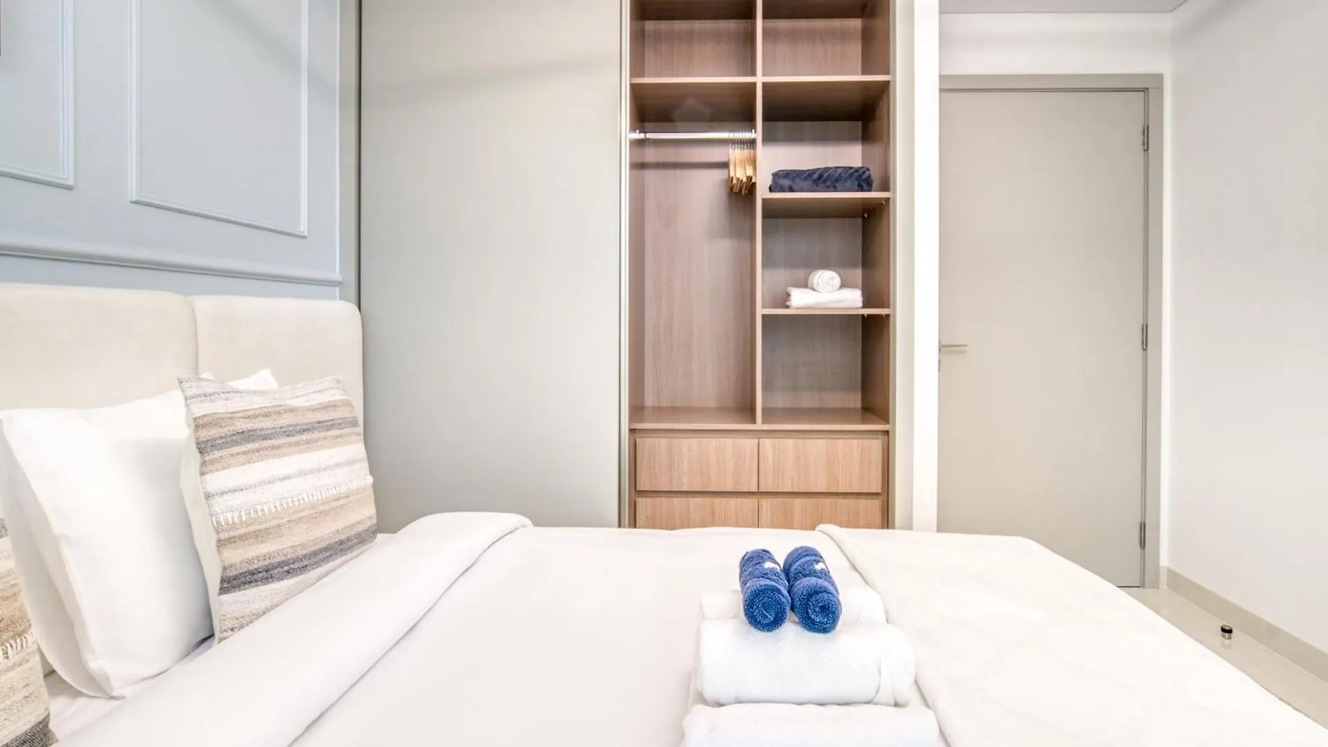 Chic 2Br With Iconic Dubai Eye And Palm Views Apartamento 0*,