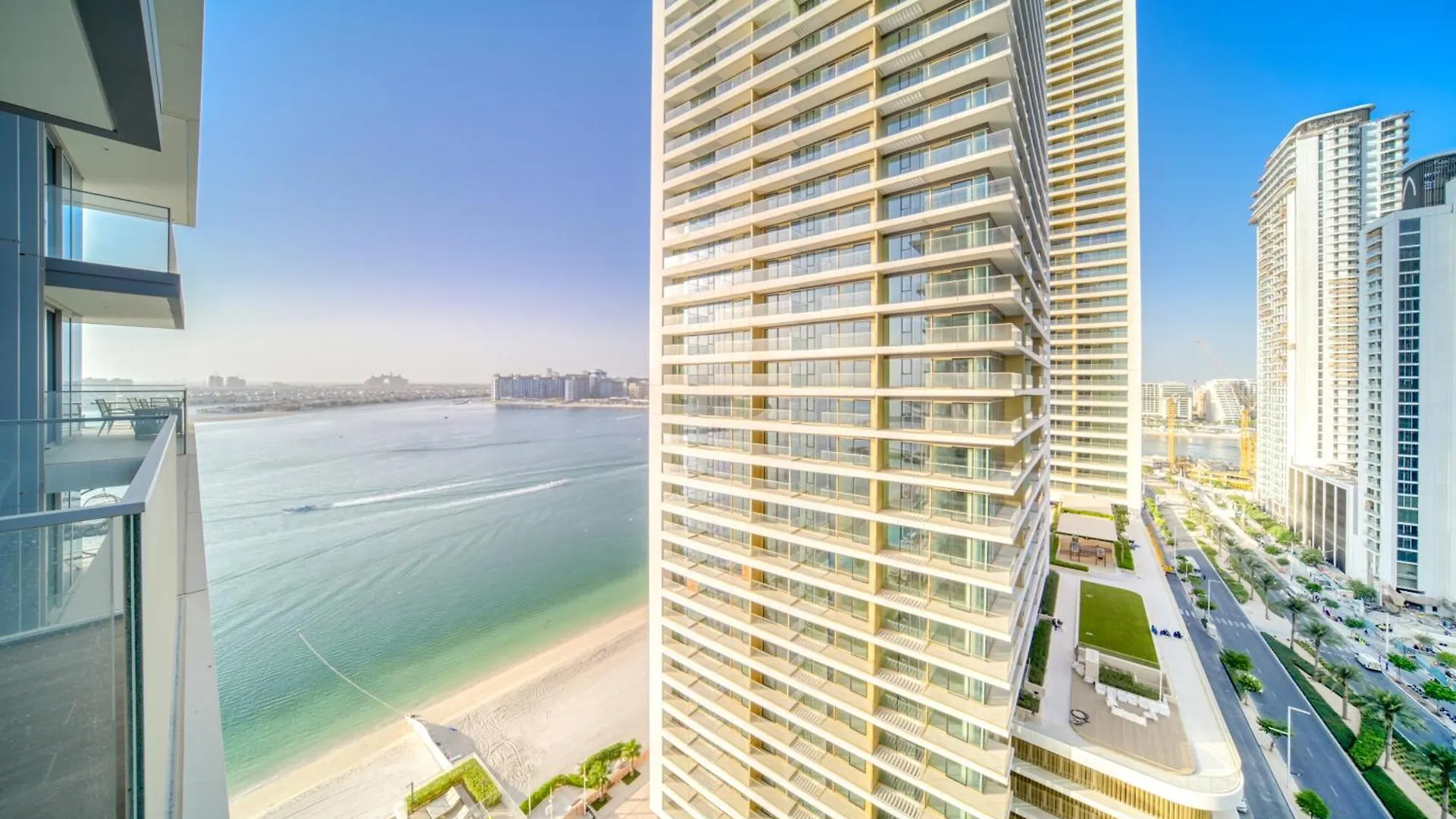 Chic 2Br With Iconic Dubai Eye And Palm Views Apartamento