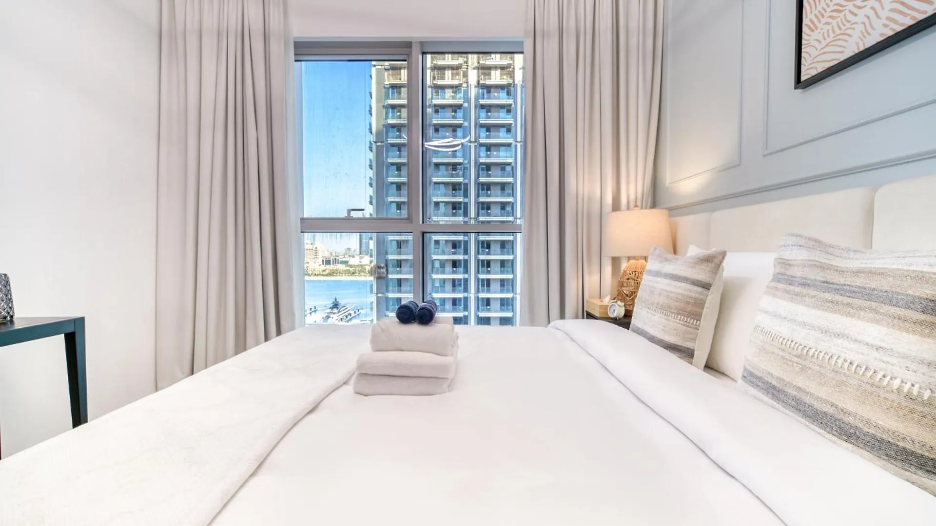 Chic 2Br With Iconic Dubai Eye And Palm Views Apartment United Arab Emirates