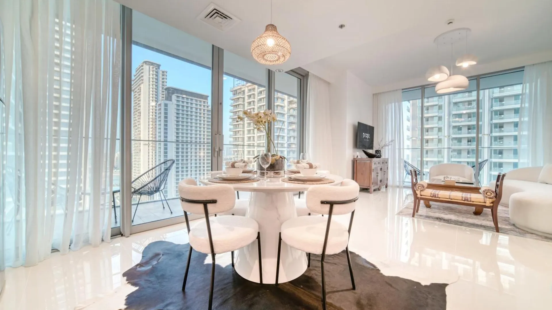 Chic 2Br With Iconic Dubai Eye And Palm Views Apartment