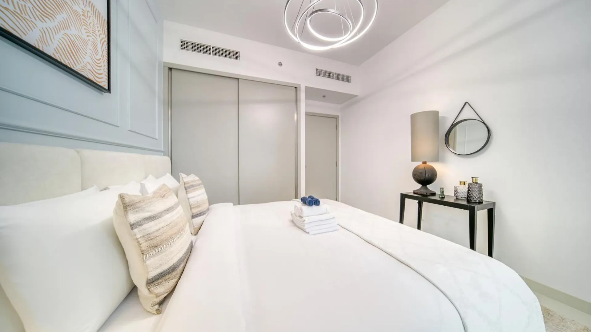 Chic 2Br With Iconic Dubai Eye And Palm Views Apartment 0*,  United Arab Emirates