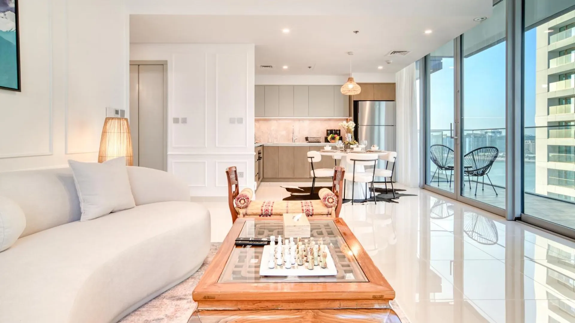Chic 2Br With Iconic Dubai Eye And Palm Views Apartment