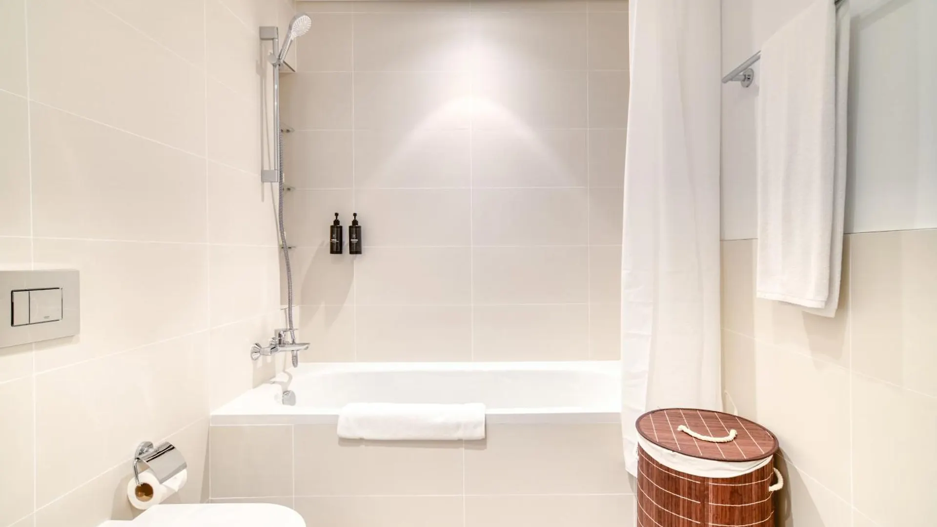 Chic 2Br With Iconic Dubai Eye And Palm Views公寓