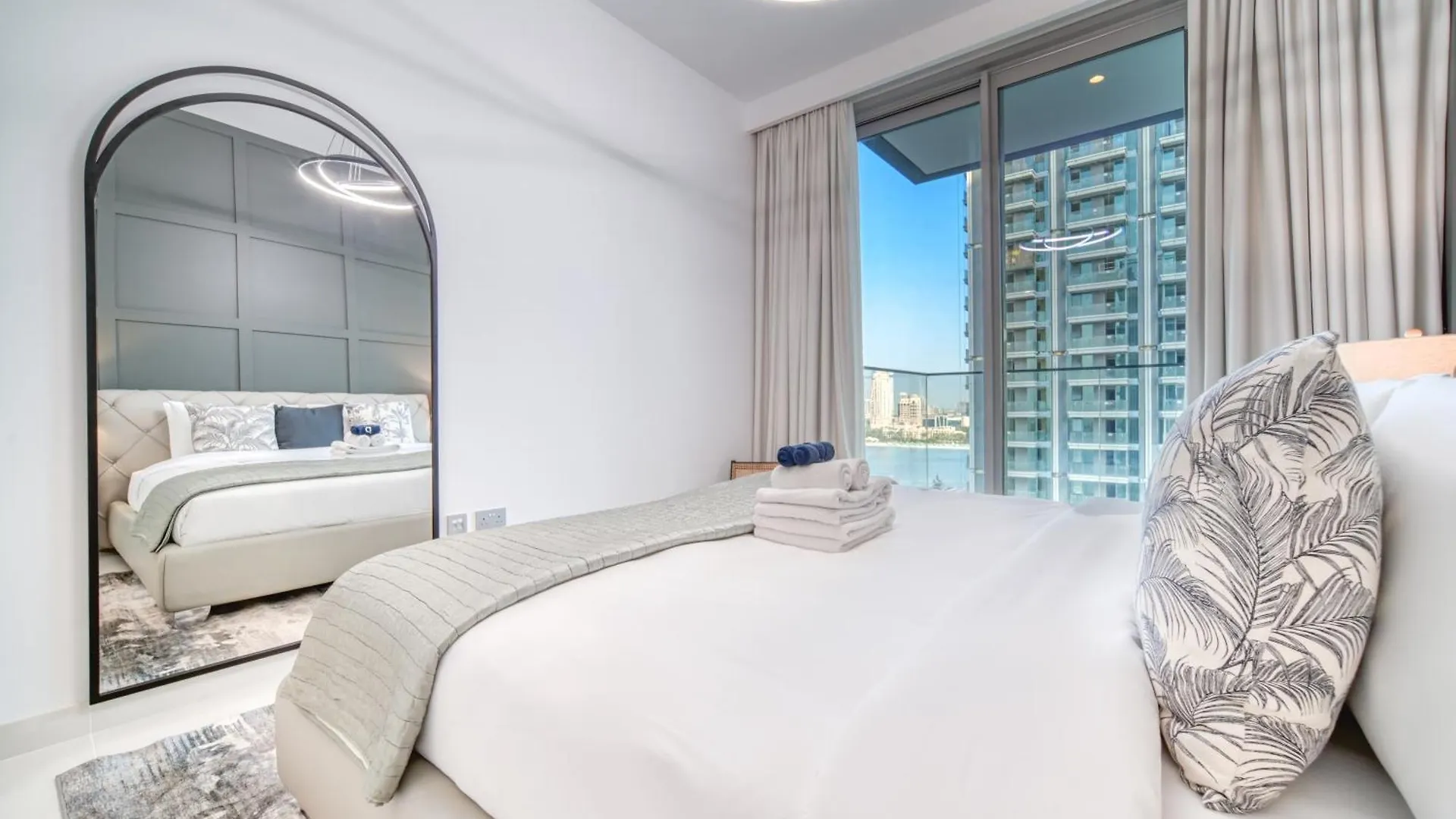 Chic 2Br With Iconic Dubai Eye And Palm Views公寓 公寓